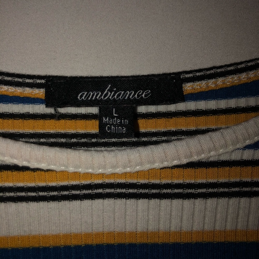 Crop top - Picture 3 of 3
